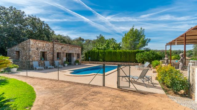 Rural Villa Es Voltor Negre