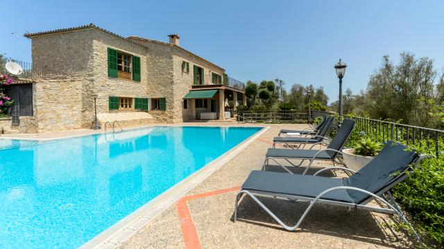 Rural Villa Son March