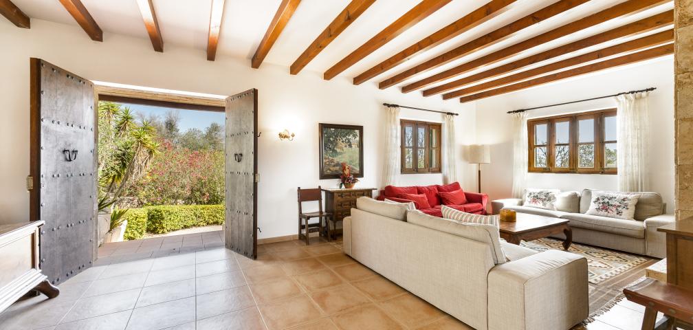 Rural Villa Son March