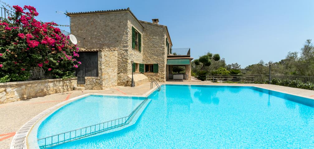 Rural Villa Son March