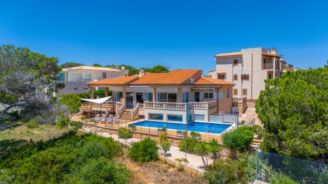 Urban Villa Jardín del Rey