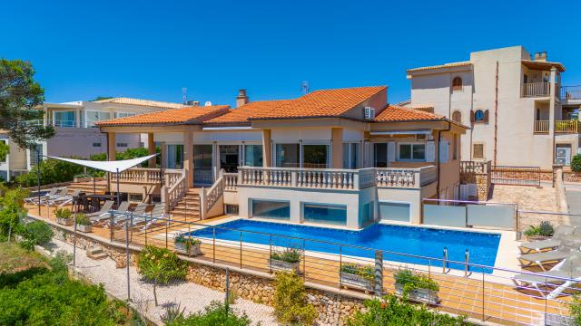 Urban Villa Jardín del Rey