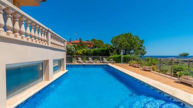 Urban Villa Jardín del Rey