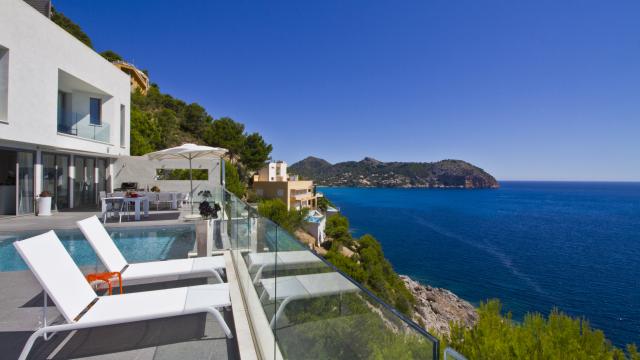 Urban Villa Can Ema