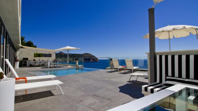 Urban Villa Can Ema