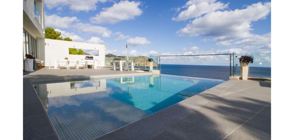 Urban Villa Can Ema