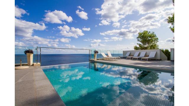 Urban Villa Can Ema