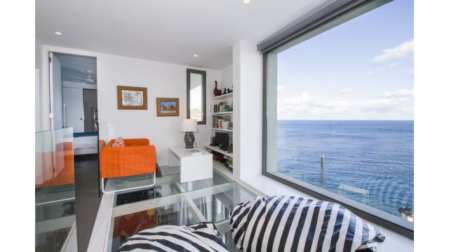 Urban Villa Can Ema
