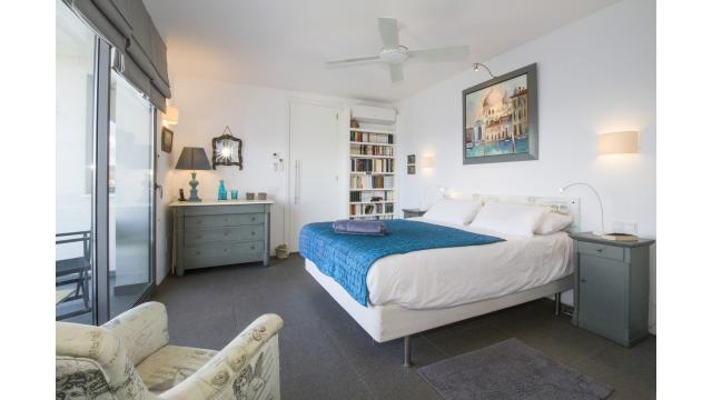 Urban Villa Can Ema