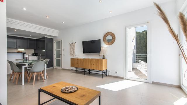 Urban Apartment Bungalow 25