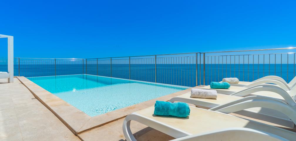 Urban Villa Blanca