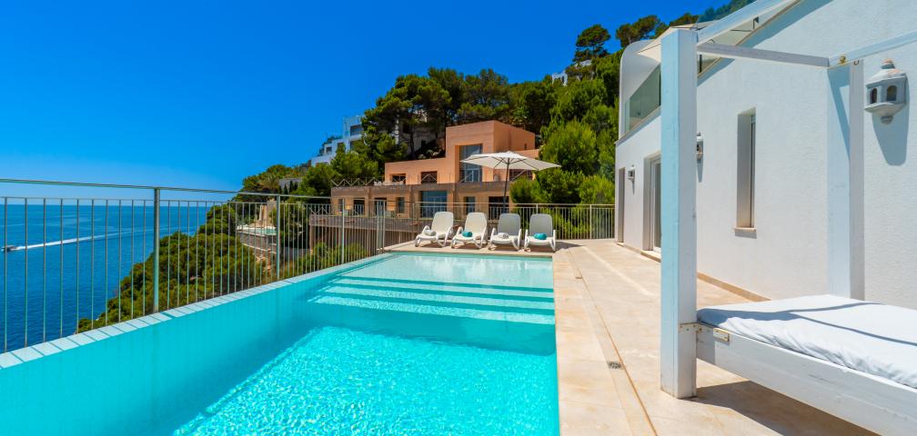 Urban Villa Blanca
