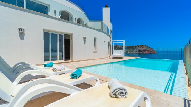 Urban Villa Blanca