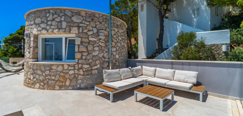 Urban Villa Blanca