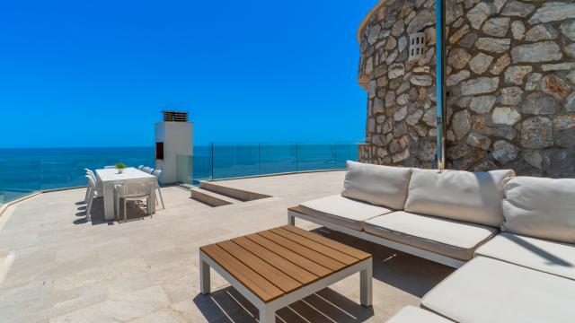 Urban Villa Blanca