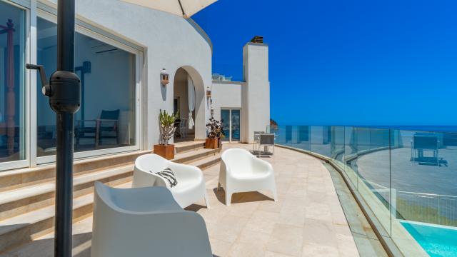 Urban Villa Blanca