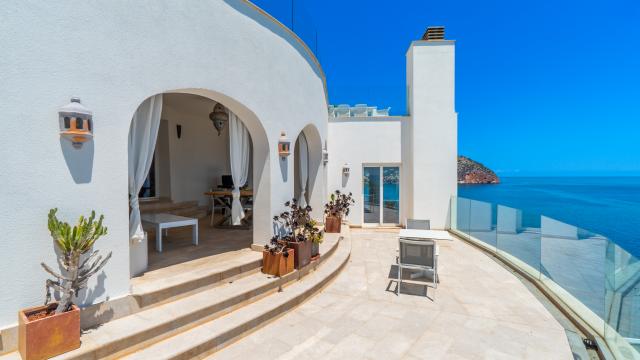 Urban Villa Blanca