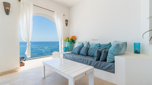 Urban Villa Blanca