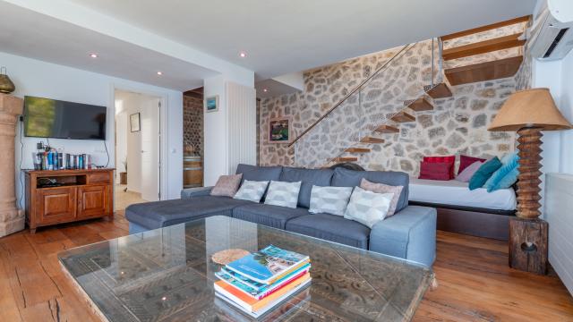 Urban Villa Blanca