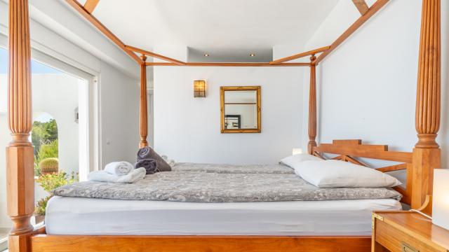Urban Villa Blanca