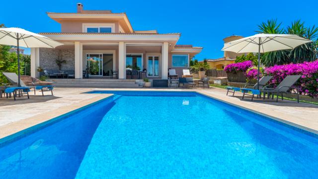 Urban Villa Redrema