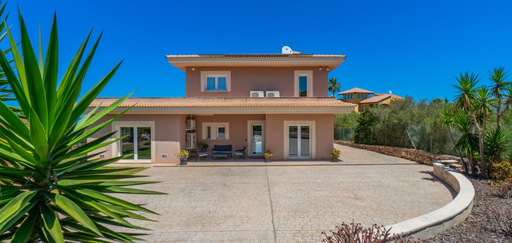 Urban Villa Redrema