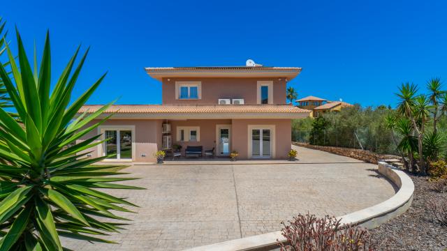 Urban Villa Redrema
