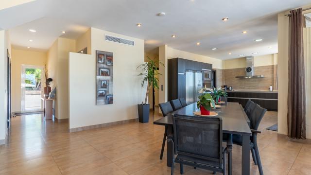 Urban Villa Redrema