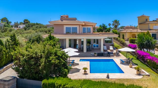 Urban Villa Redrema