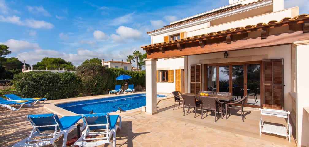 Urban Villa Amarador