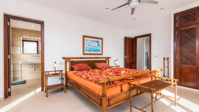 Urban Villa Amarador