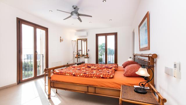 Urban Villa Amarador