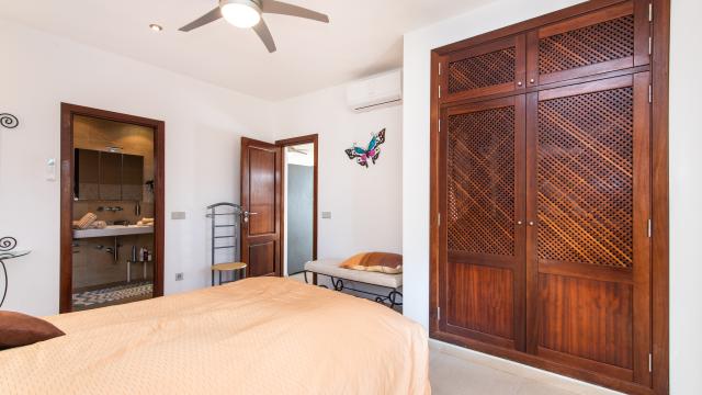 Urban Villa Amarador