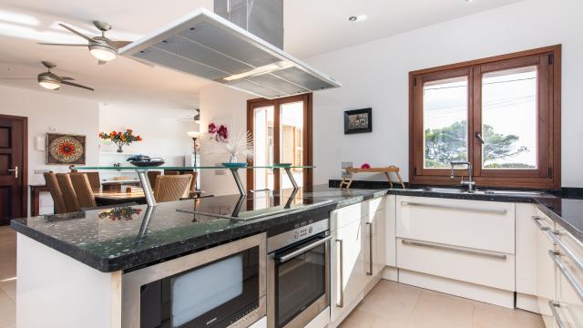 Urban Villa Amarador