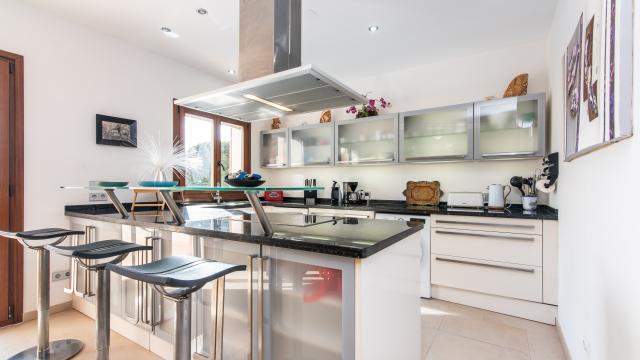 Urban Villa Amarador