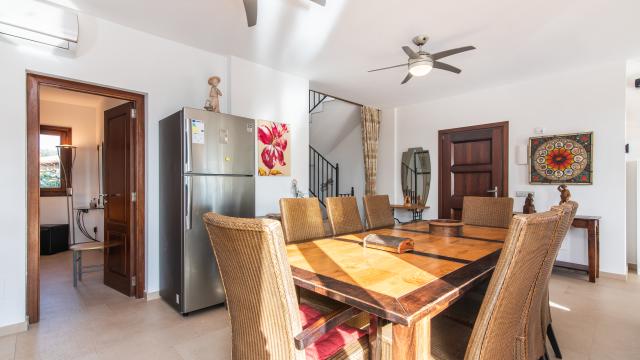 Urban Villa Amarador