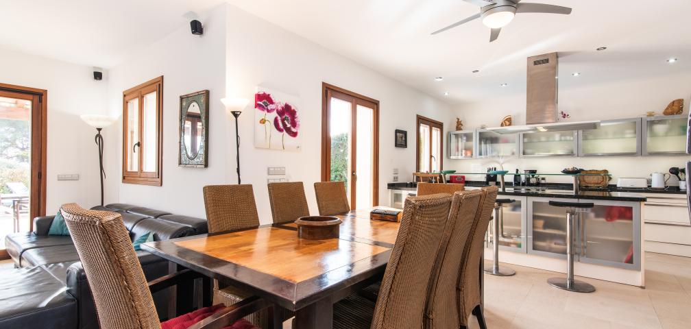 Urban Villa Amarador