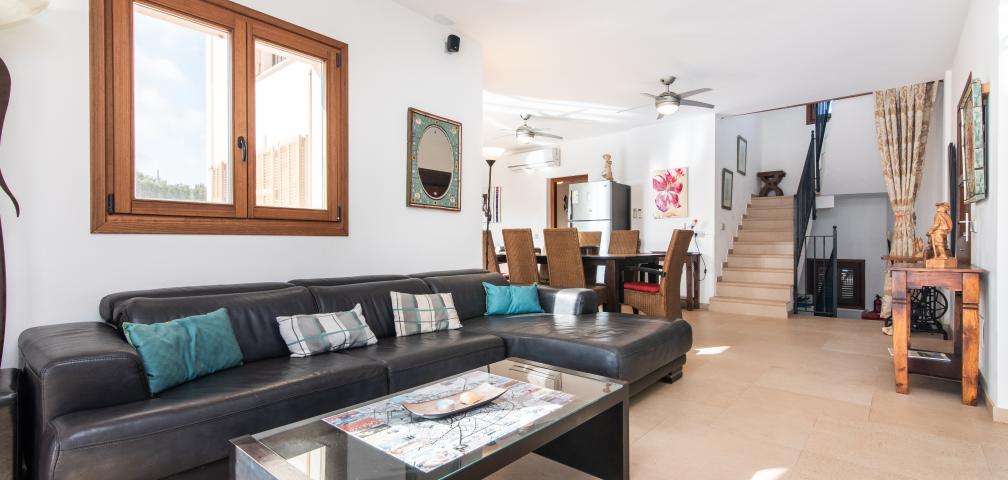 Urban Villa Amarador