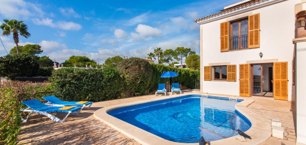 Urban Villa Amarador