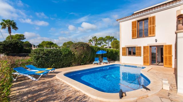 Urban Villa Amarador