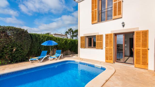 Urban Villa Amarador