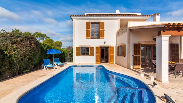 Urban Villa Amarador