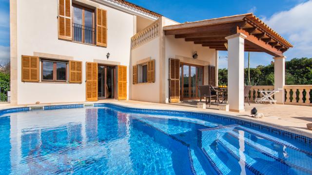 Urban Villa Amarador