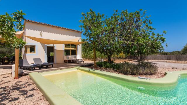 Rural Villa Petit Chateau