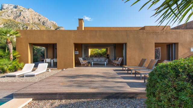 Urban Villa Enigma