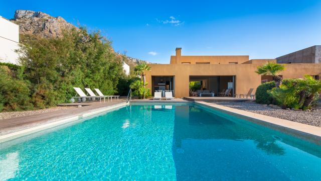 Urban Villa Enigma