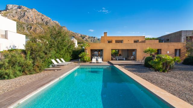 Urban Villa Enigma