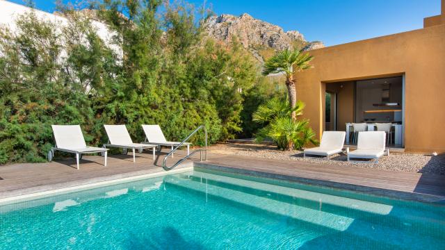 Urban Villa Enigma
