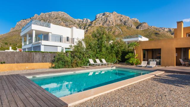 Urban Villa Enigma