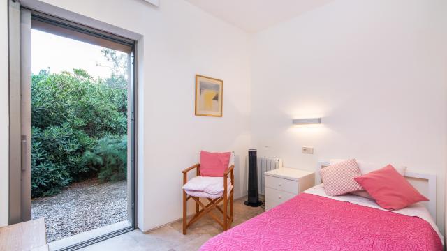 Urban Villa Enigma